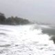 Κυκλώνας Ζορμπάς: "Μάχη" με τα κύματα στην Καλαμάτα (video) 20