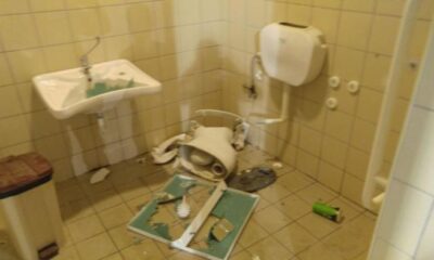 Ντροπή πια για τις... τουαλέτες στην Παραλία!!! 14