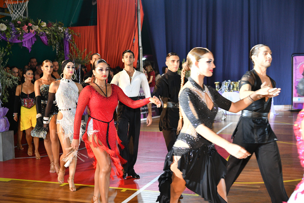 Προβολή της Καλαμάτας σε εθνικό και διεθνές επίπεδο από το διαγωνιστικό χορό (photos)