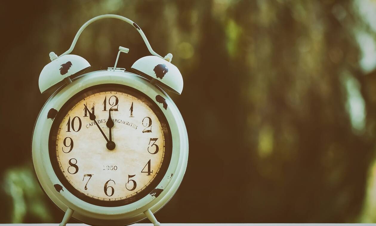 Αλλαγή ώρας 2020: Μην ξεχαστείτε! Από σήμερα, Κυριακή, γυρίζουμε τα ρολόγια μας μία ώρα πίσω