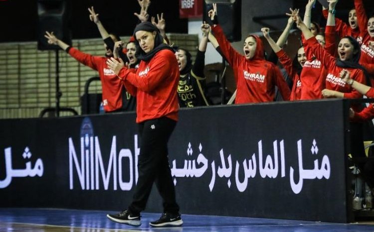 Κατερίνα Χατζηδάκη : Η Ελληνίδα προπονήτρια που διαπρέπει στο Ιράν (+pics)