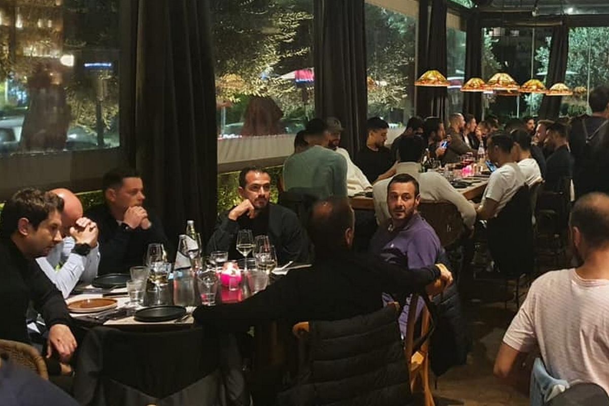 ΑΕΚ: Ο Σιμόες έκανε το τραπέζι σε όλη την ομάδα παρουσία Μελισσανίδη (+pics)