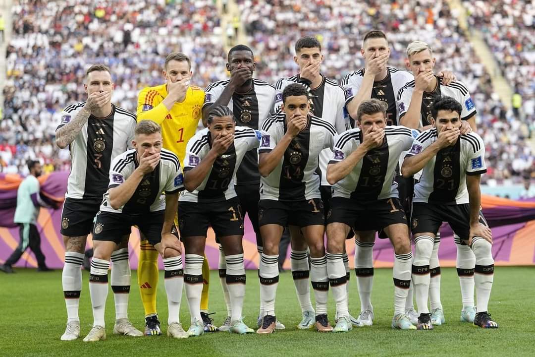 Το μήνυμα των παικτών Γερμανίας | Έκλεισαν τα στόματα, ένδειξη διαμαρτυρίας προς&#8230; FIFA(videos)