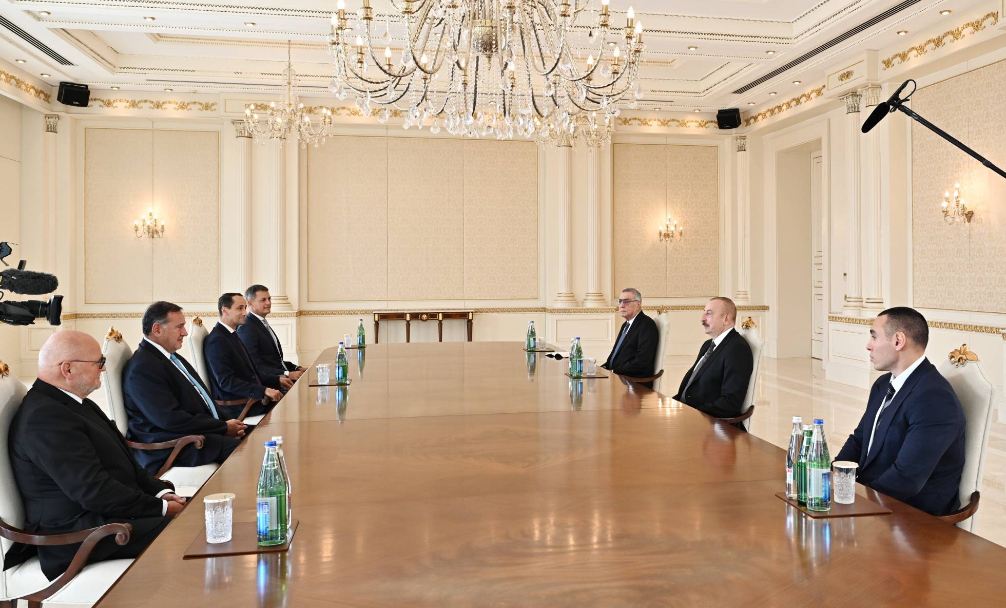 Πρόεδρος της ΕΟΕ Σπύρος Καπράλος συνάντησε τον Πρόεδρο του Αζερμπαϊτζάν Ιλχάμ Αλίγιεφ, στο Μπακού