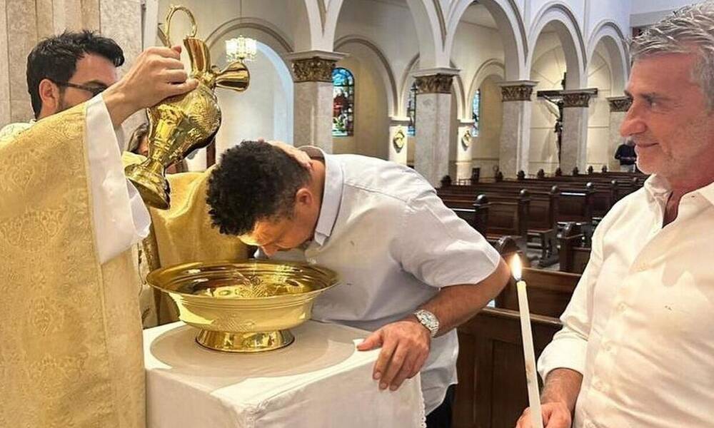 Βαπτίστηκε Χριστιανός ο 46χρονος Ρονάλντο (pics+video)