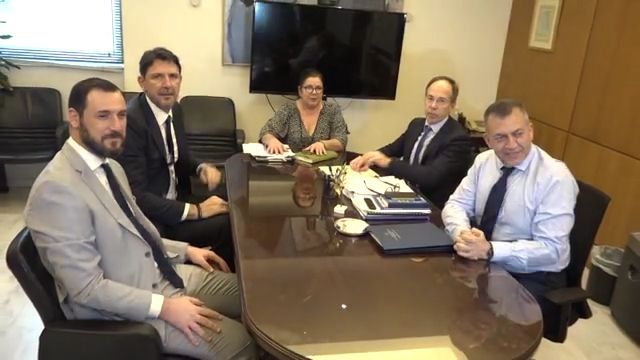 Συνάντηση του υπουργού αθλητισμού, Γιάννη Βρούτση με Super League και ΕΣΑΚΕ  (video)
