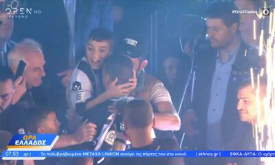 O μικρός Γιαννάκης η «μασκότ» στη φιέστα πρωταθλήματος του ΠΑΟΚ (video)